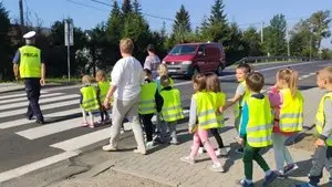 Bezpieczna droga do szkoły – kluczowe informacje dla rodziców