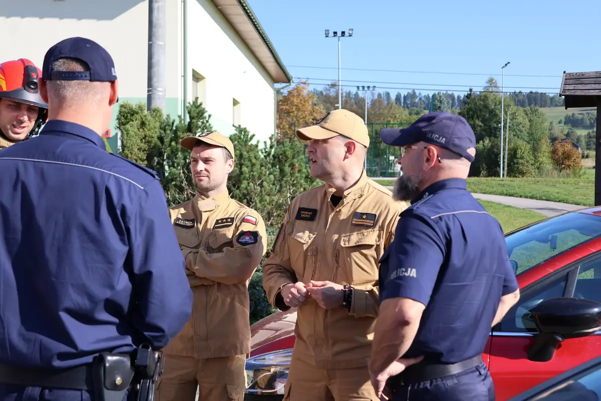 W Ustjanowej Górnej odbyły się ćwiczenia ewakuacyjne z udziałem policji i straży pożarnej
